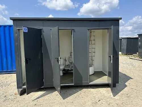 Contenedor Sanitario Modular con 3 Cabinas Independientes