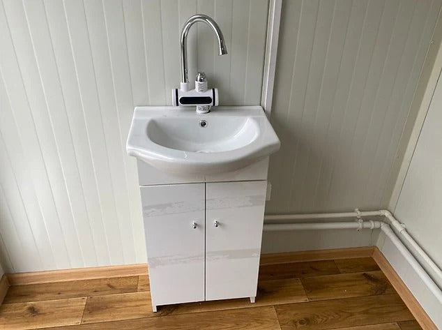 Contenedor Sanitario Modular con Doble Cabina WC y Lavamanos