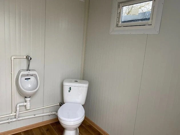 Contenedor Sanitario Modular con Doble Cabina WC y Lavamanos