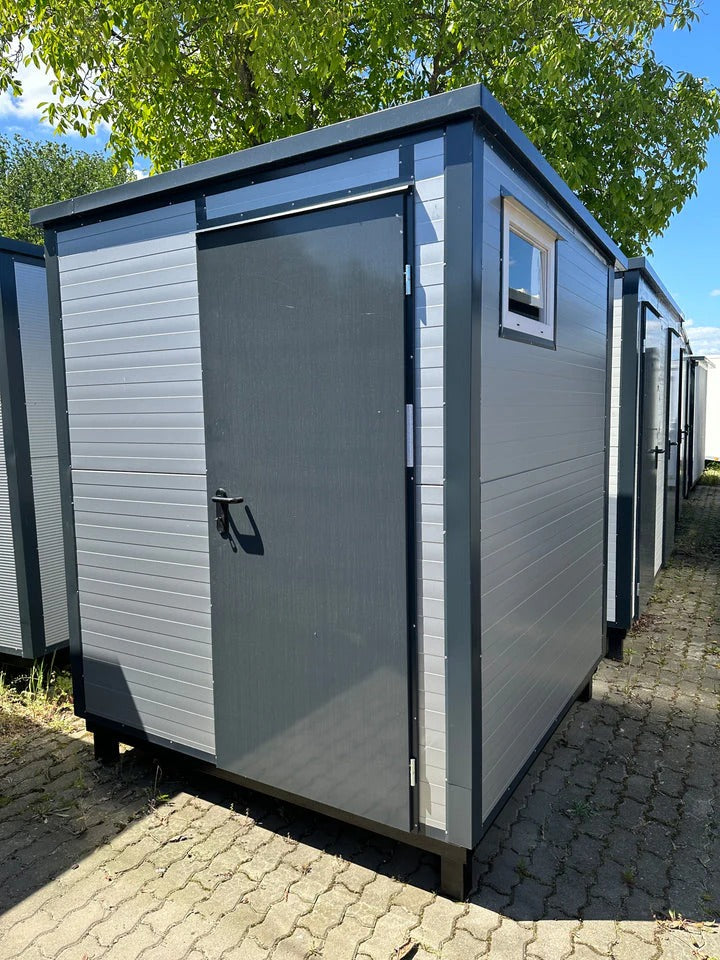 Contenedor Sanitario Modular Equipado con Inodoro y Urinario
