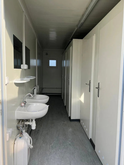 Contenedor de Almacenamiento con 5 Sanitarios Incluidos