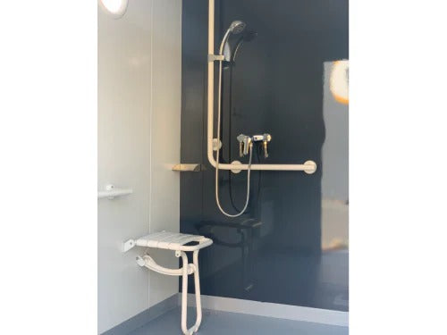 Bungalow Sanitario Adaptado PMR Modelo Morgon con Duchas Integradas