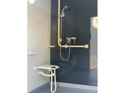 Bungalow Sanitario Adaptado PMR Modelo Morgon con Duchas Integradas