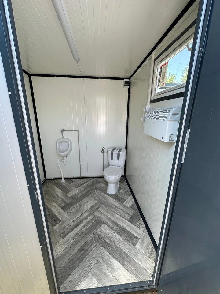 Contenedor Sanitario Modular Equipado con Inodoro y Urinario