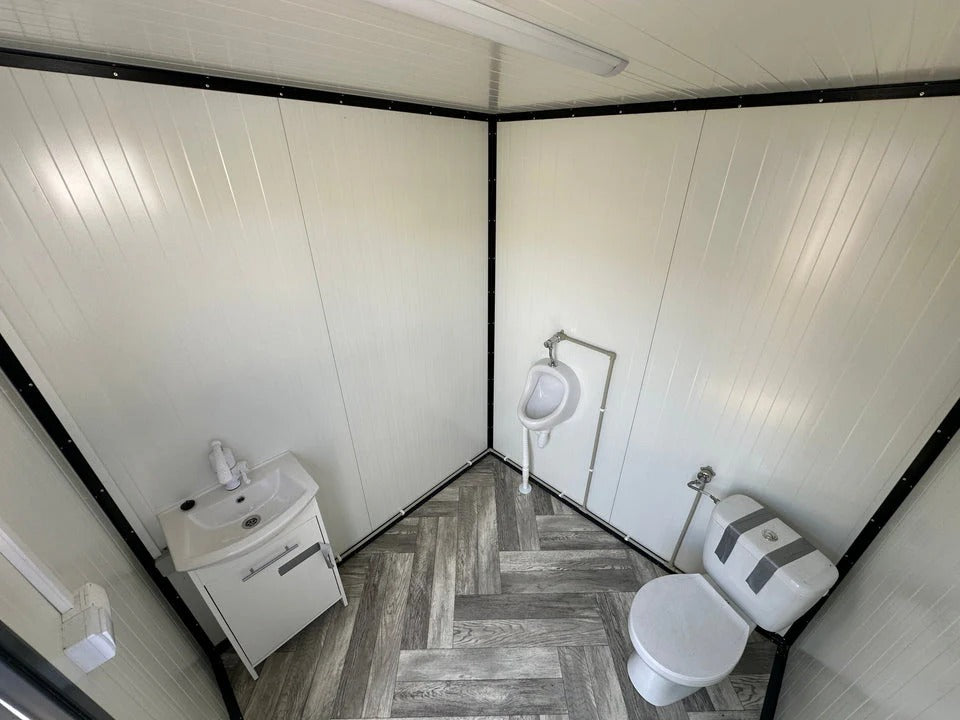Contenedor Sanitario Modular Equipado con Inodoro y Urinario