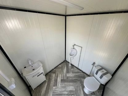 Contenedor Sanitario Modular Equipado con Inodoro y Urinario
